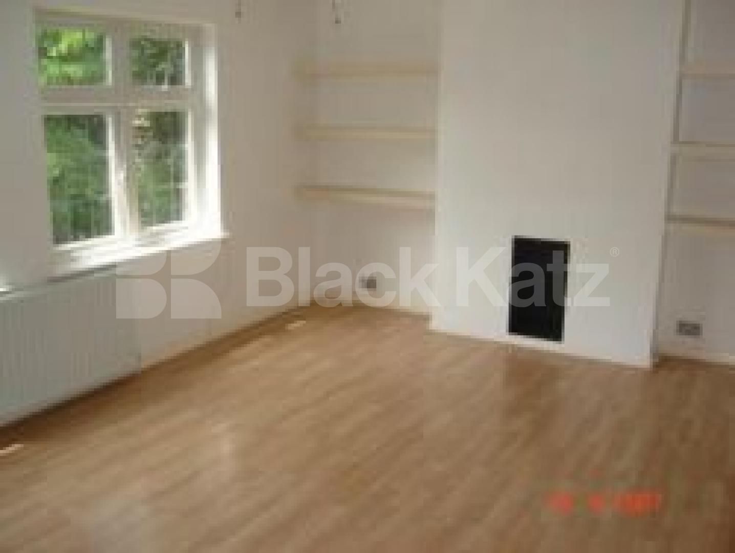 			A MUST SEE!!!, 2 Bedroom, 1 bath, 1 reception Flat			 East End Road, FINCHLEY CENTRAL N3